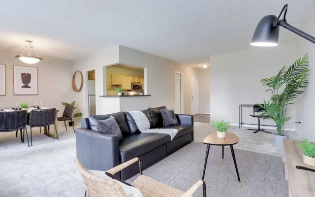 Modern Apartment with Top Amenities