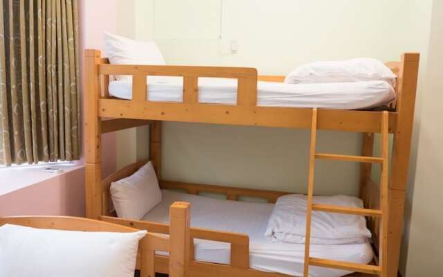 17years old coffee hostel