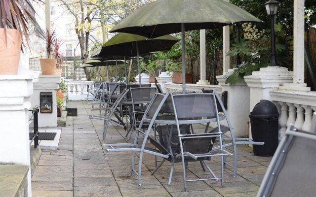 Pembridge Palace Hotel
