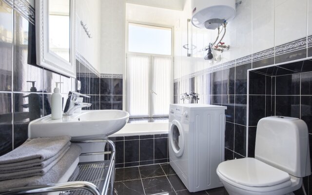 City Of Rivers Kutuzova 2 rooms