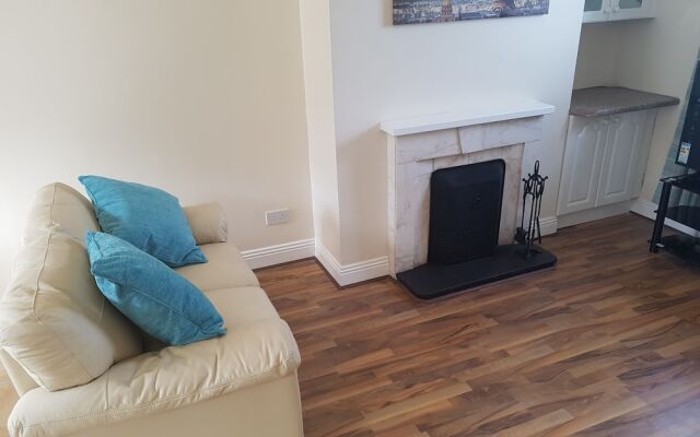 3 Bed Newly Renovated Cork city Sleeps 5