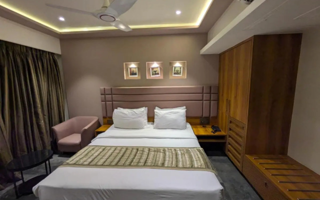 Hotel Varishtta Executive Inn