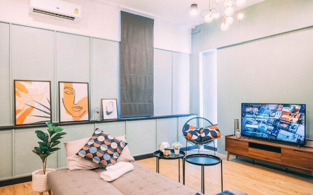 Saffron Hill Bangkok