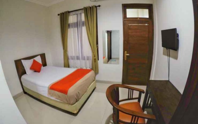 Guest House Griya Alsis – Guest Rooms – Sleman