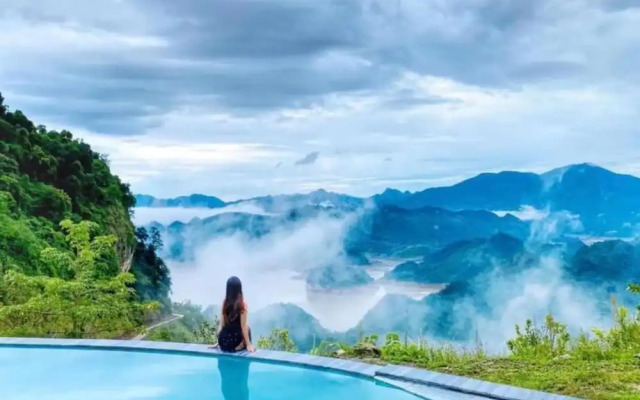 Ba Khan Village Resort