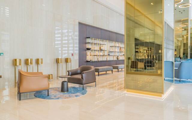 Spacious Art Deco Apt with Burj,Canal Views