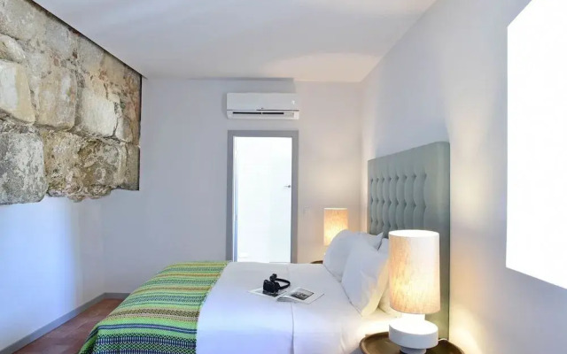 The Noble House Suites & Apartments
