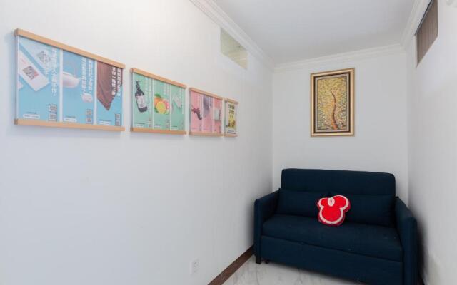 Locals Apartment House 03