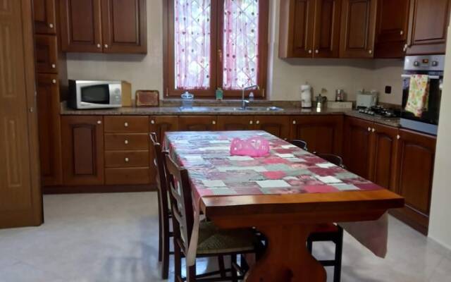 Immaculate 4-bed House in Cassino Villa Aurora