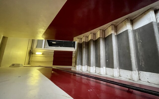 1-bed Apartment Next to Paisley Gilmour Station!