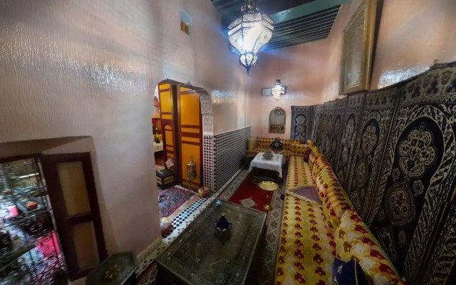 Riad Atika Mek