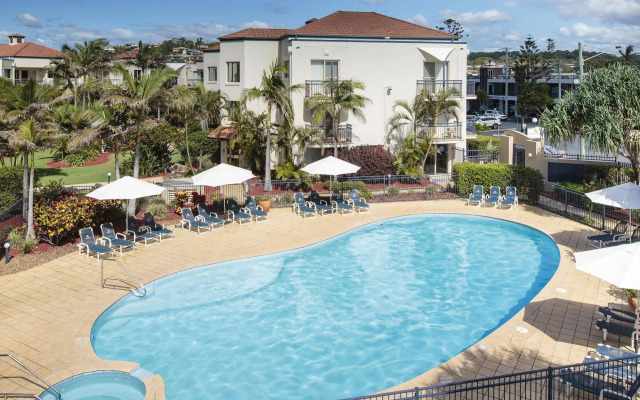 Golden Riviera Beach Resort