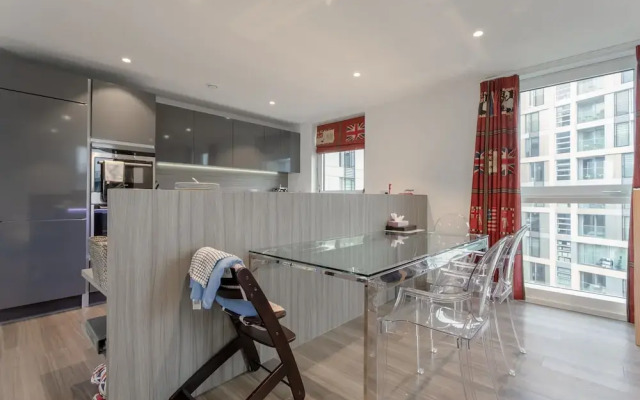 Modern 3 Bedroom Top Floor Apartment