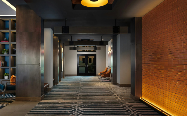 Hotel Avail Rogers, Tapestry Collection By Hilton