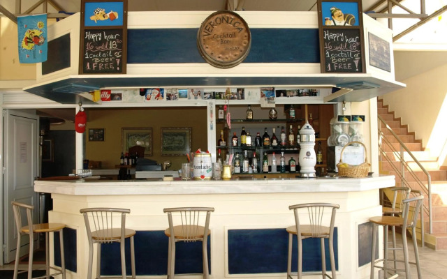 Veronica Hotel