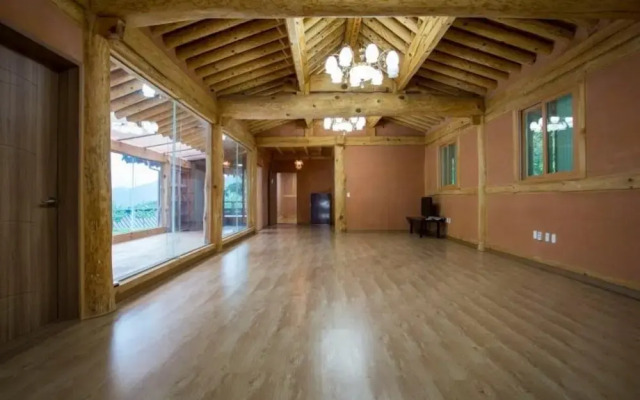 Chungju Solnaeeum Hanok Pension