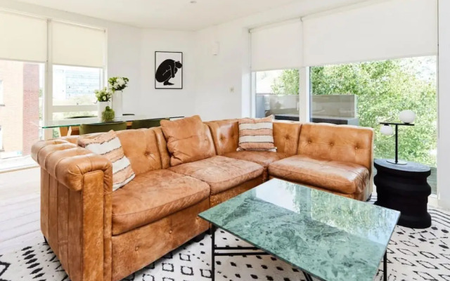 The Copenhagen Place - Enchanting 2bdr Flat With Balcony