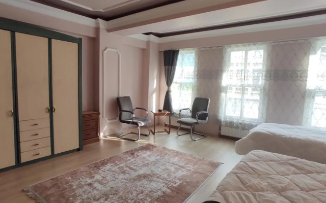 Cozy 1+1 and garden, in center of Kadıköy-İstanbul