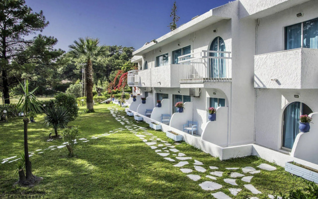 Отель Trees Art Boutique