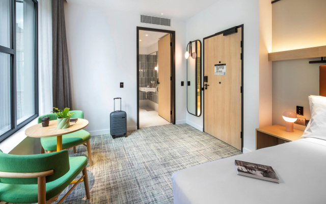Holiday Inn Melbourne Bourke Street Mall by IHG – Guest Rooms – Melbourne