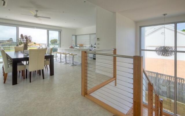 Villa Moyne - located in a quiet cul de sac and designed for beach families