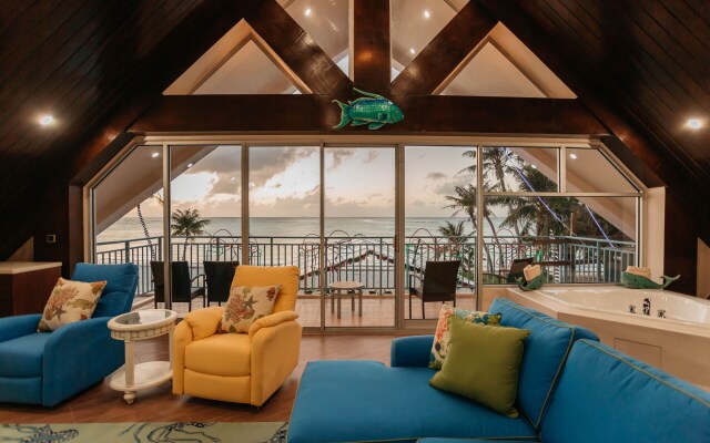 Surfrider Resort Hotel