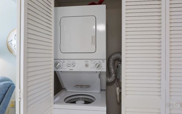 Island Winds West 775