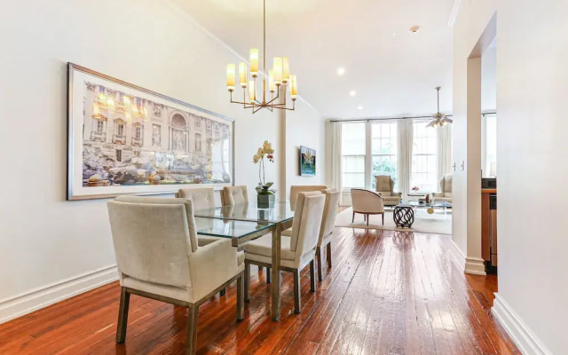 Luxury 4BR With Private Rooftop Deck