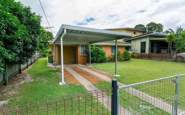 Pet Friendly Cutie - Bonham St, Bongaree