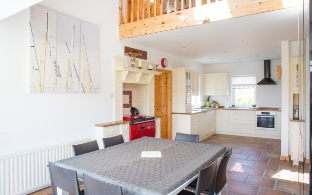 Aistara, Ballyconneely