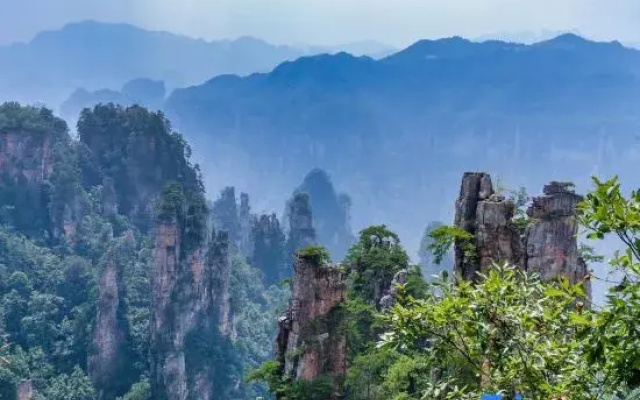 Compass B&B(Zhangjiajie Tianmenshan Ropeway Store)