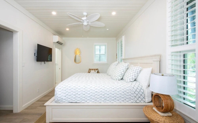 Pineapple House 4 Bedroom Home