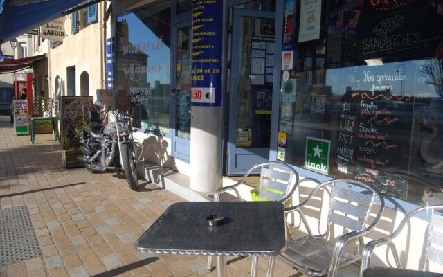 Hôtel Aux Amis Réunis