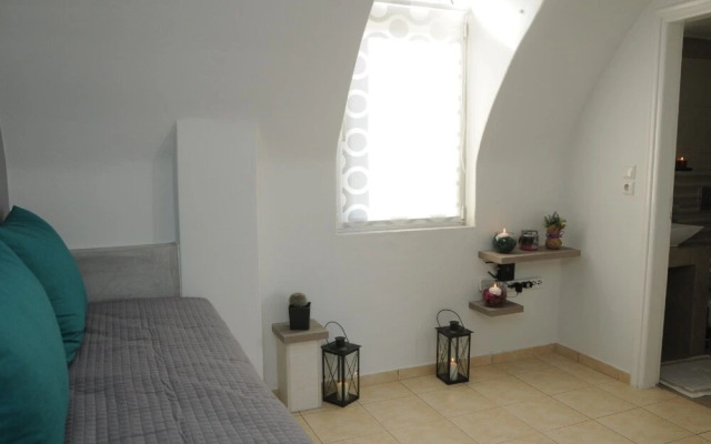 Firostefani Apartment