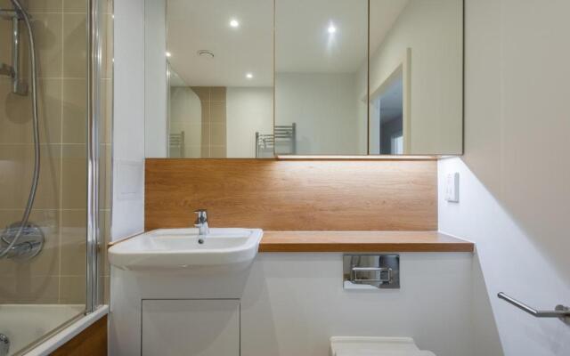 2 Bedroom 2 Bathroom Apartment with large balcony