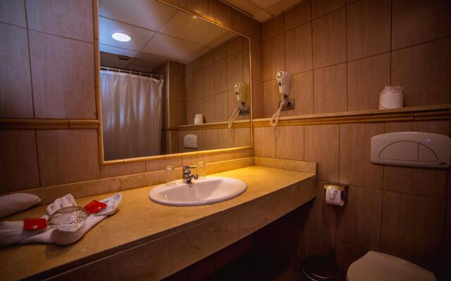 Hotel Chatur Costa Caleta