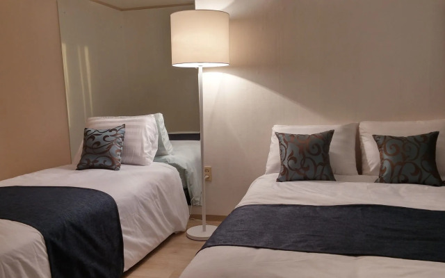 Utopia Guesthouse - Hostel