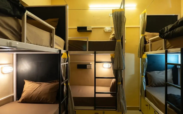 The Hosteller Naukuchiatal