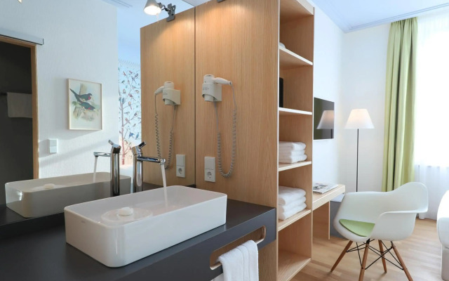 MOMA1890 Boutique Hotel