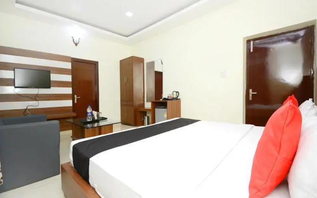 Capital O 38623 Pathankot Club