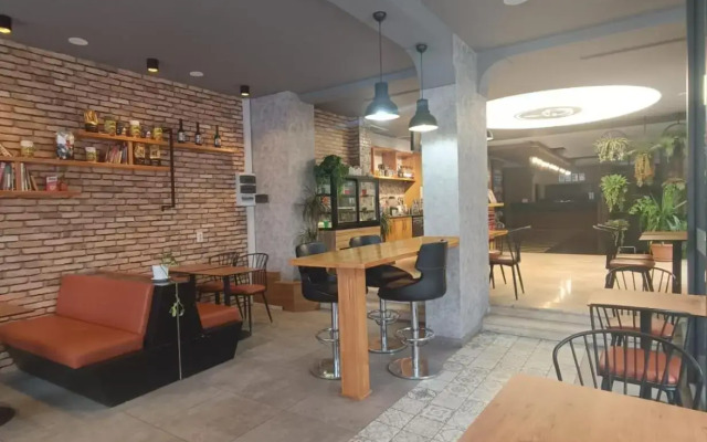 Halley Hotel
