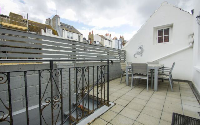 Marine Cottage Parking by Brighton Holiday Lets