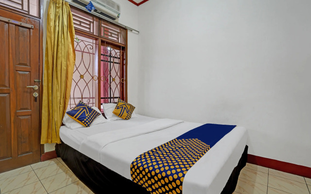 OYO 3882 Pondok Pujasera