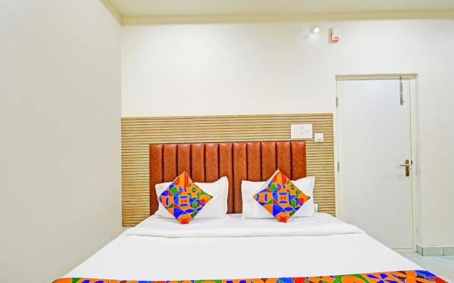 Fabhotel Lexus Grand