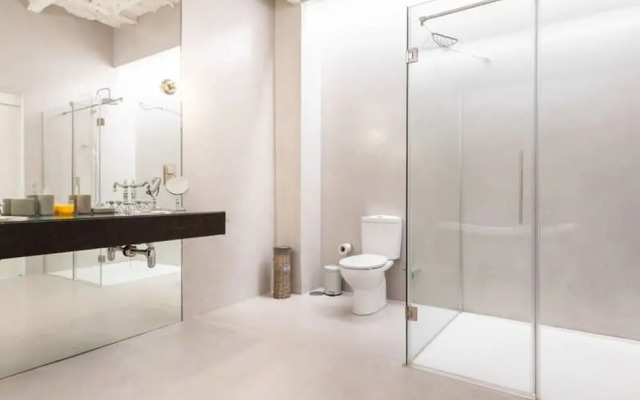 The Deauville Majestic 1 Bedroom in Chueca