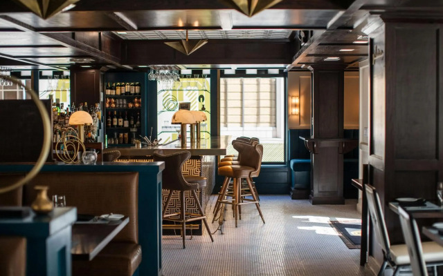 Tulsa Club Hotel, Curio Collection by Hilton