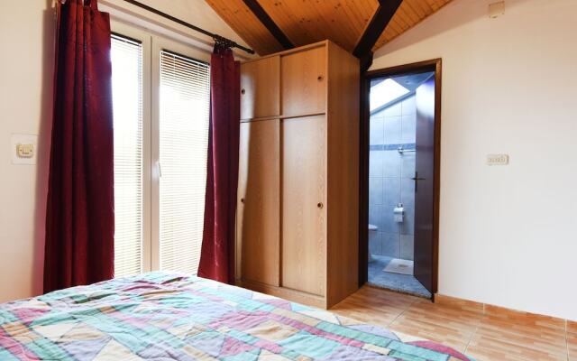 Premium Apartment in Bibinje With Garden