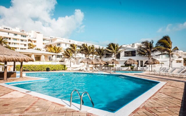 Beachfront Penthouses by LivIN Cancun
