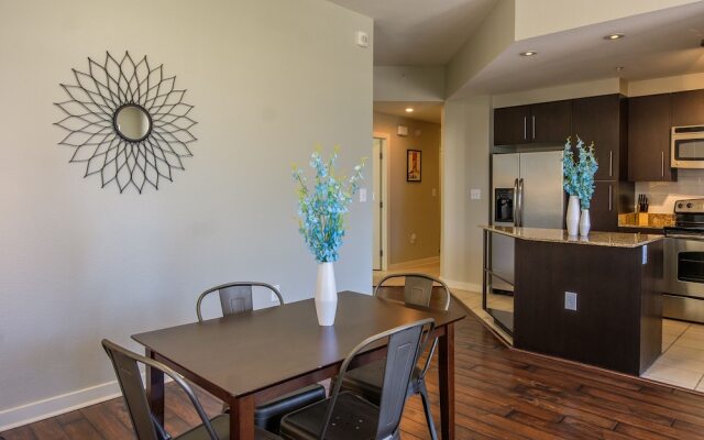 Reverchon Park Apartments by Frontdesk