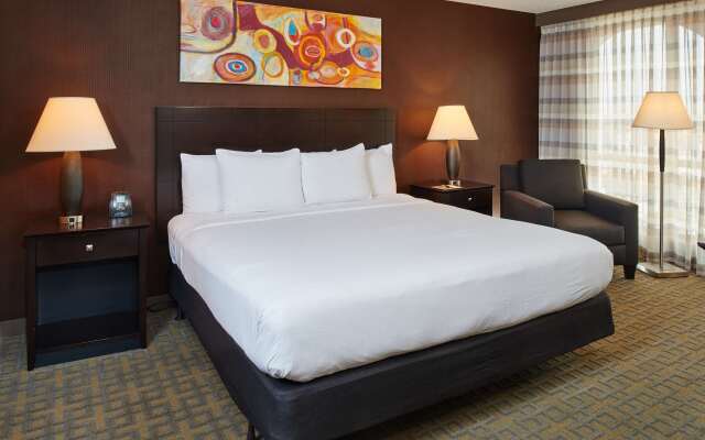 DoubleTree by Hilton Dallas - Market Center